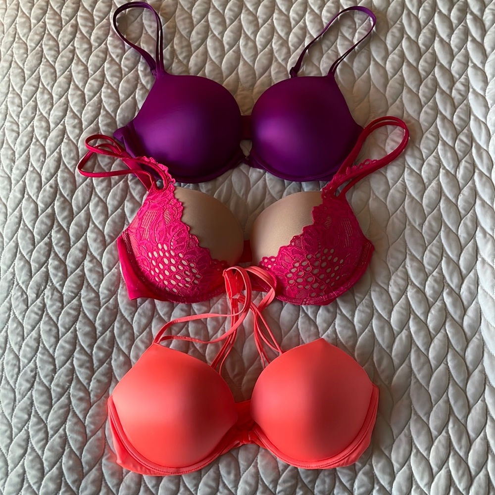 Set of 3 Victoria’s Secret Bras. 34D
